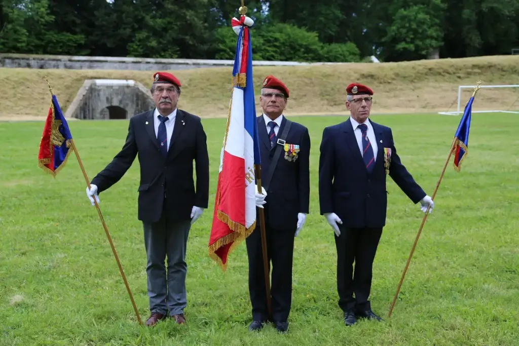 Le drapeau de l'amicale de la CPIMa, AG 2014 à Bayonne
